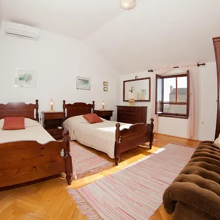 Apartman Elsi 4+1 *